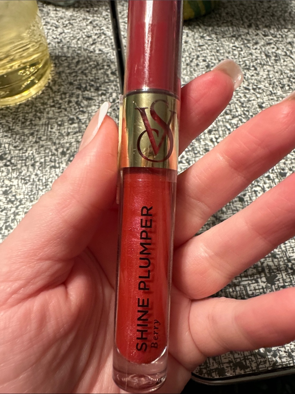 Victoria’s secret shine plumper - Berry